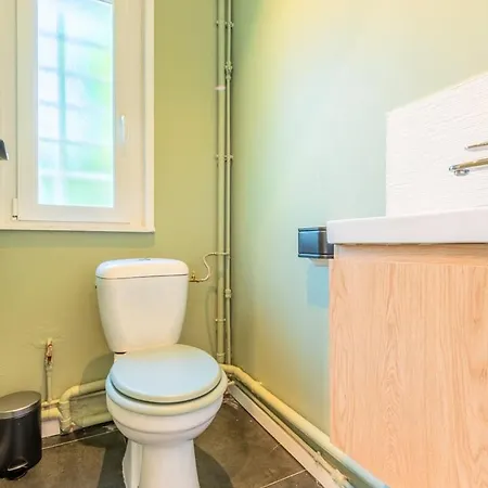 Casa de hóspedes 3 Bedroom House With Garden Near Lille + Garage Lambersart